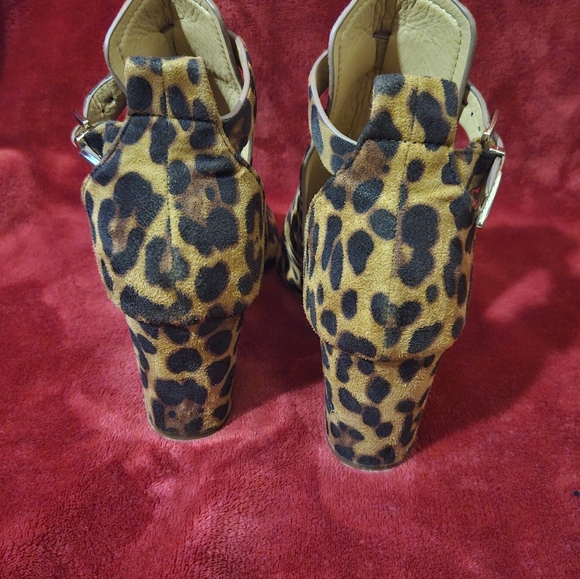 Brown Leopard peep toe booties by Lov Mark - Picture 3 of 6